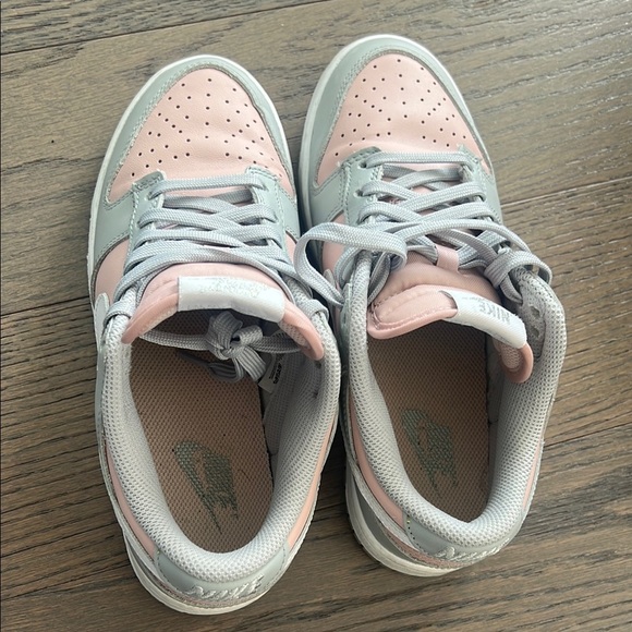 Nike Dunk Low Soft Grey/Pink - Picture 2 of 5